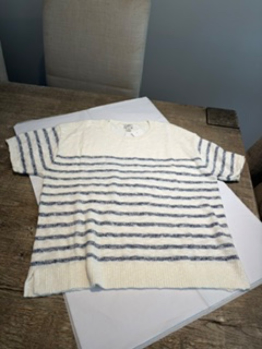 J. CREW Beach Sweater, Size M - Picture 3 of 8